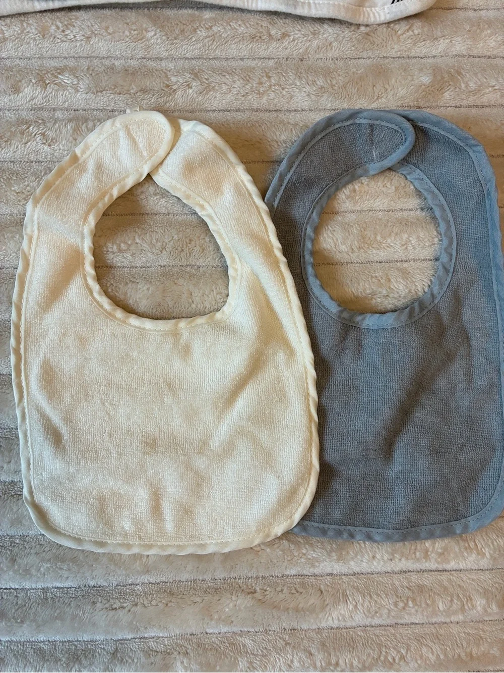 🤍 Gray & White Baby Bib + Burp Cloth Bundle — 9 Pieces 🧸